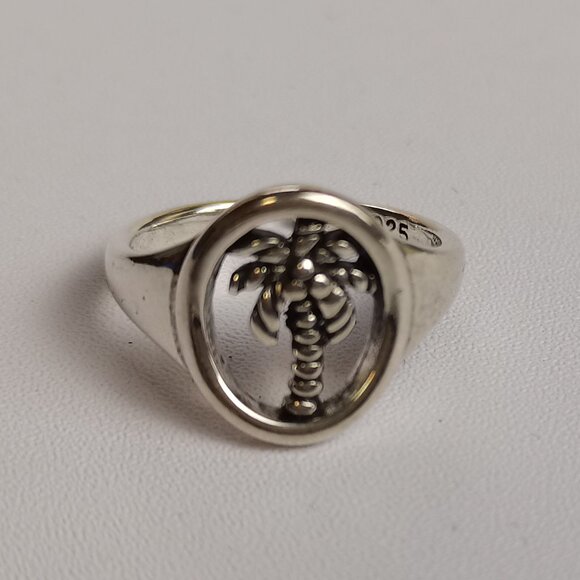 Jewelry - Almost new classic silver ring for women